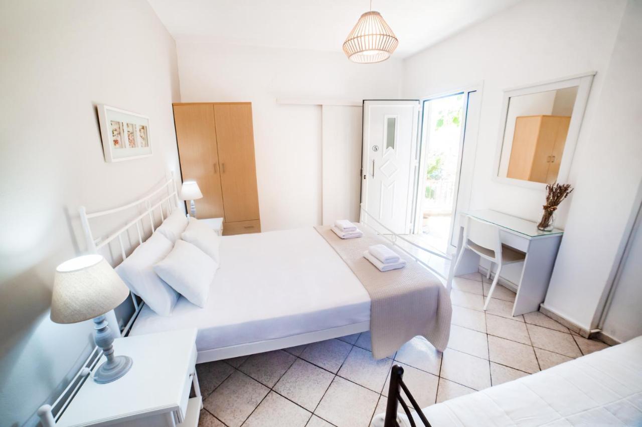 Filia Rooms & Apartments Ájoi Apósztoli Kültér fotó